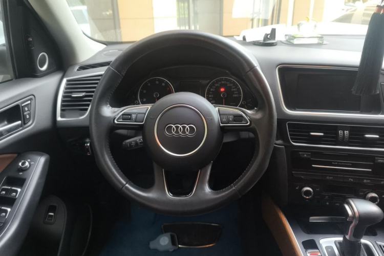 Used Audi Q5 2013 40 TFSI Comfort Edition Steering Wheel