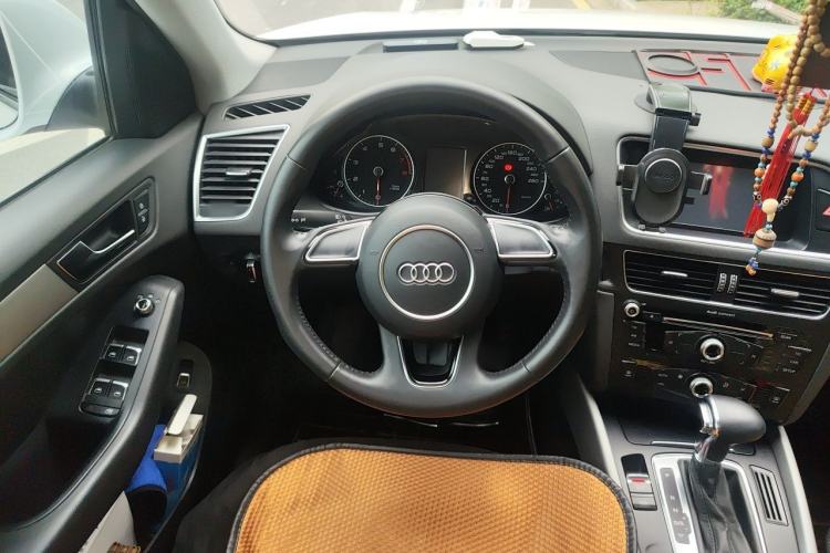 Used Audi Q5 2013 40 TFSI Ambition Steering Wheel