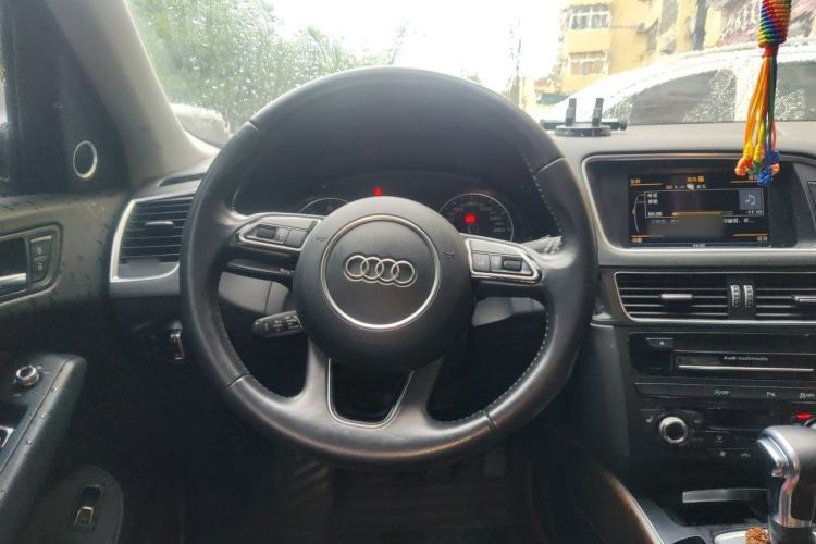 Used Audi Q5 2013 40 TFSI Comfort Edition Steering Wheel