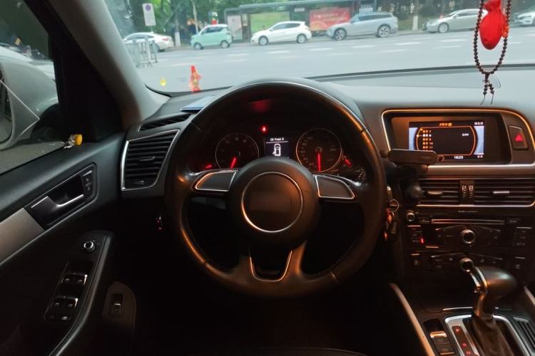 Used Audi Q5 2013 40 TFSI Ambition Steering Wheel
