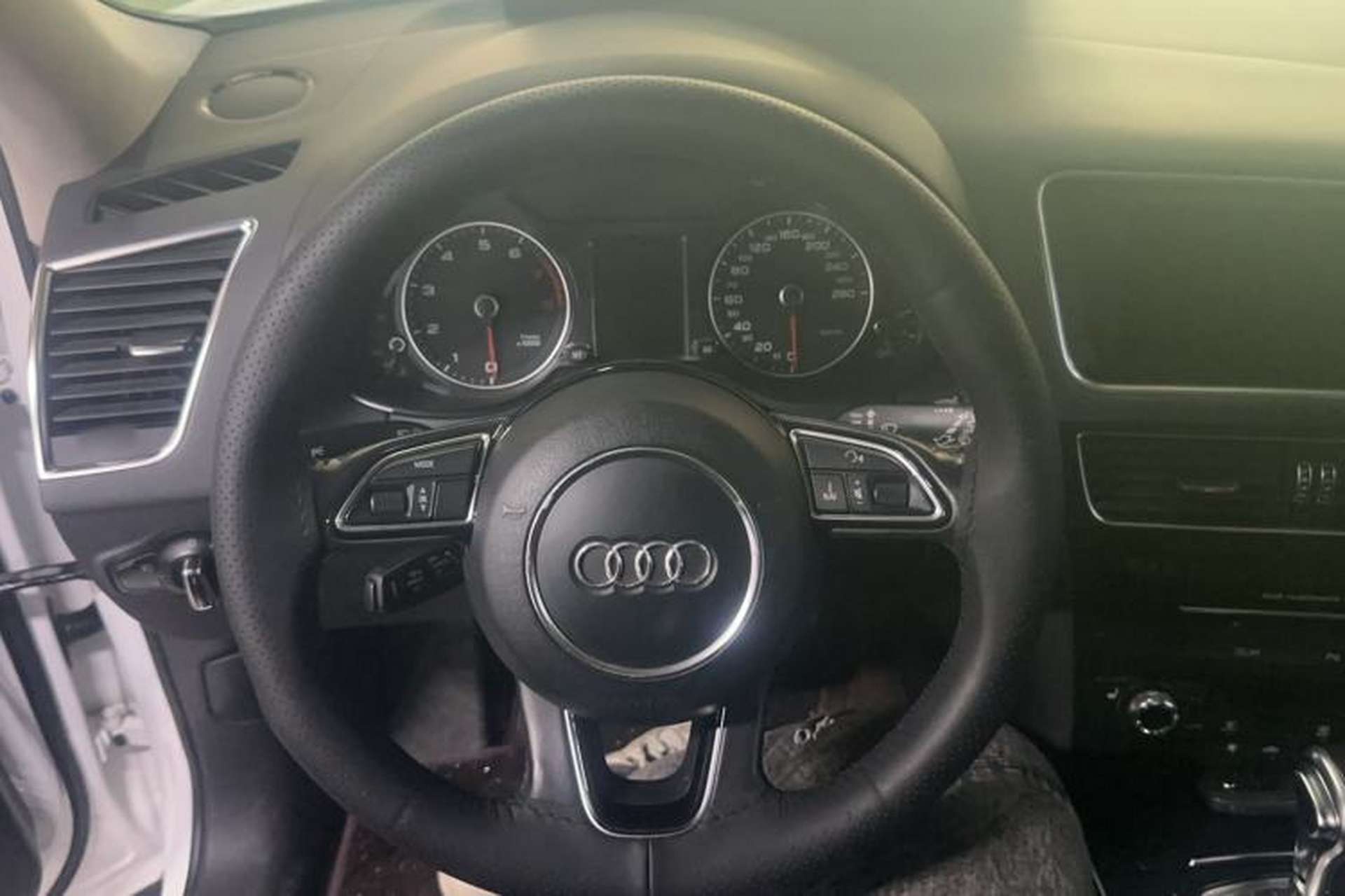 Used Audi Q5 2013 40 TFSI Comfort Edition Steering Wheel