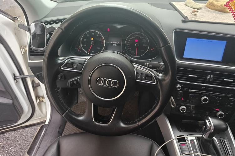 Used Audi Q5 2013 40 TFSI Technology Edition Steering Wheel