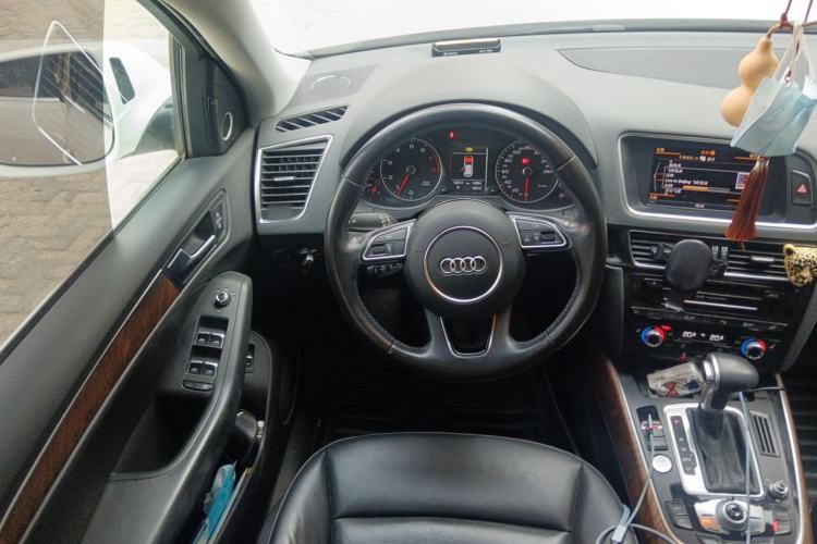 Used Audi Q5 2013 40 TFSI Comfort Edition Steering Wheel