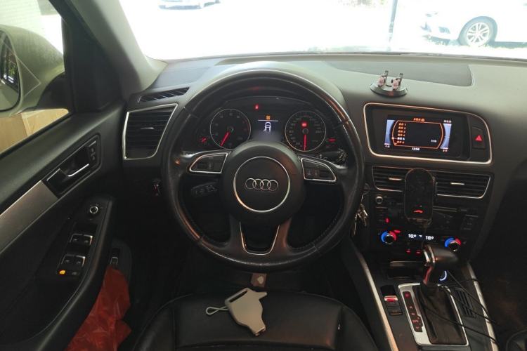 Used Audi Q5 2013 40 TFSI Technology Edition Steering Wheel