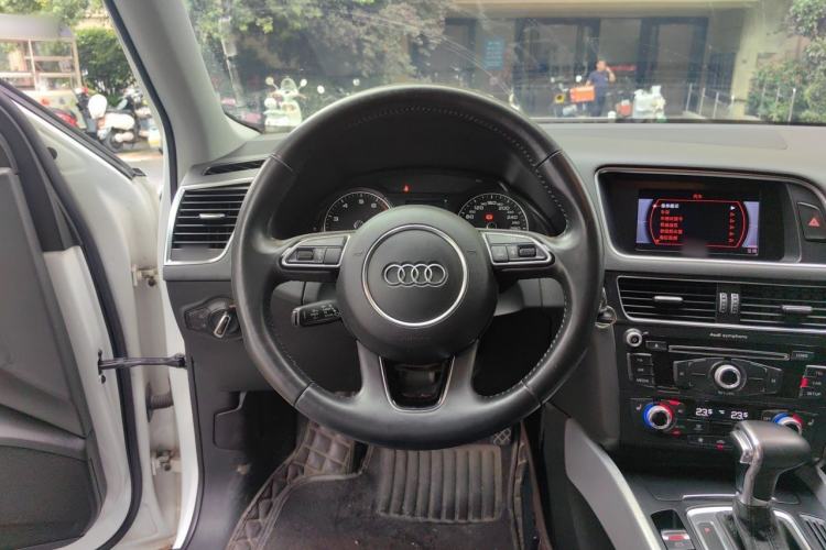 Used Audi Q5 2013 40 TFSI Technology Edition Steering Wheel
