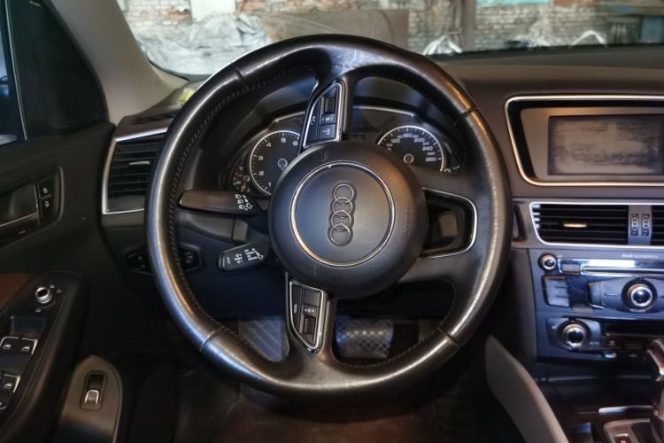 Used Audi Q5 2013 40 TFSI Technology Edition Steering Wheel