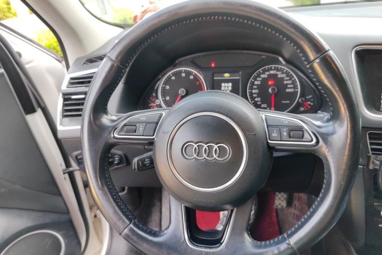 Used Audi Q5 2013 40 TFSI Comfort Edition Steering Wheel