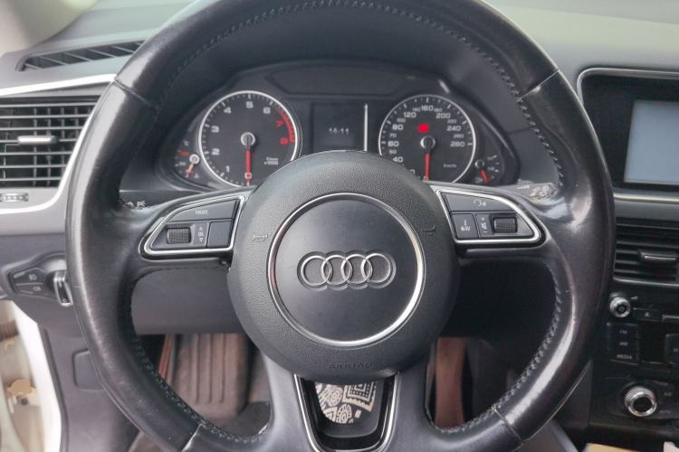 Used Audi Q5 2013 40 TFSI Technology Edition Steering Wheel