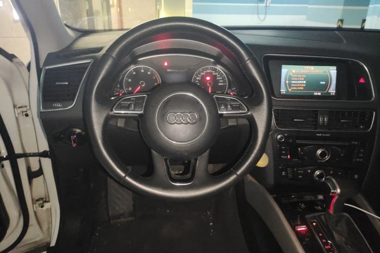 Used Audi Q5 2013 40 TFSI Ambition Steering Wheel