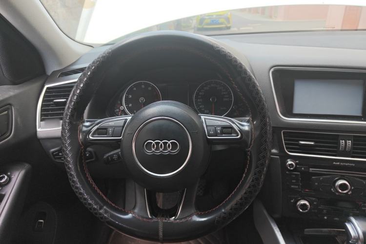 Used Audi Q5 2013 40 TFSI Technology Edition Steering Wheel