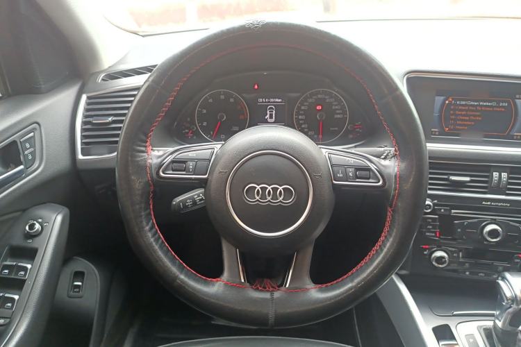Used Audi Q5 2013 40 TFSI Technology Edition Steering Wheel
