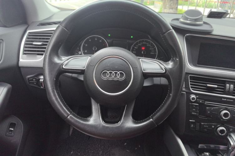 Used Audi Q5 2013 40 TFSI Ambition Steering Wheel