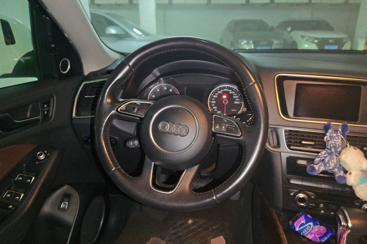 Used Audi Q5 2013 40 TFSI Comfort Edition Steering Wheel