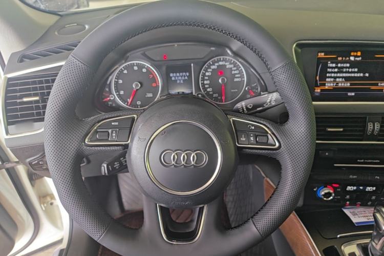 Used Audi Q5 2013 40 TFSI Comfort Edition Steering Wheel