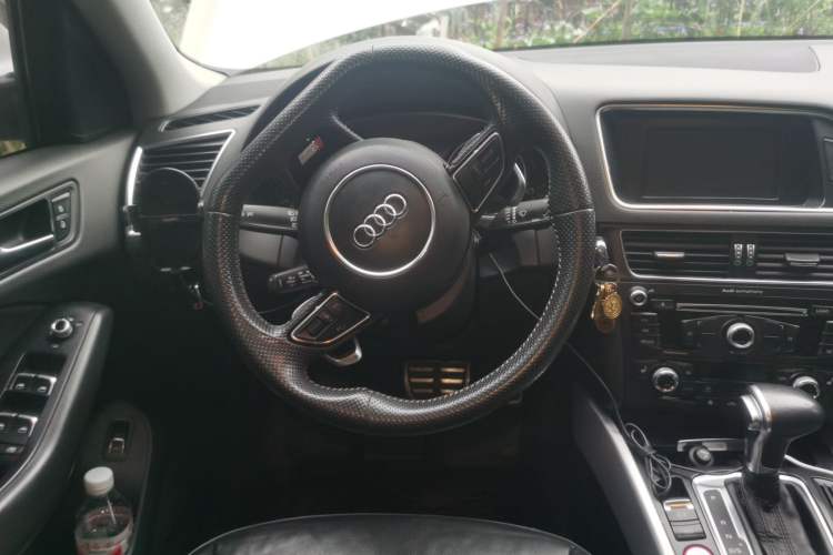 Used Audi Q5 2013 40 TFSI Technology Edition Steering Wheel