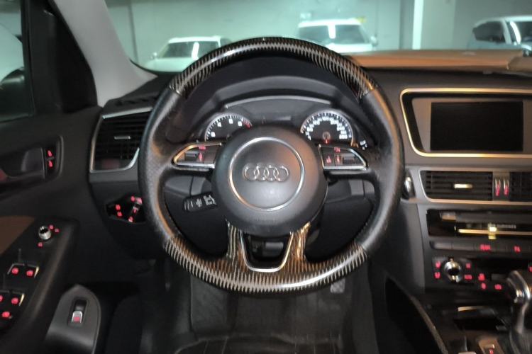Used Audi Q5 2013 40 TFSI Technology Edition Steering Wheel