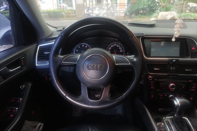 Used Audi Q5 2013 40 TFSI Ambition Steering Wheel