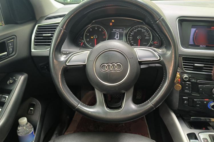 Used Audi Q5 2013 40 TFSI Ambition Steering Wheel
