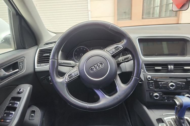 Used Audi Q5 2013 40 TFSI Technology Edition Steering Wheel