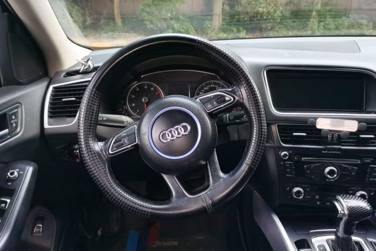 Used Audi Q5 2013 40 TFSI Technology Edition Steering Wheel