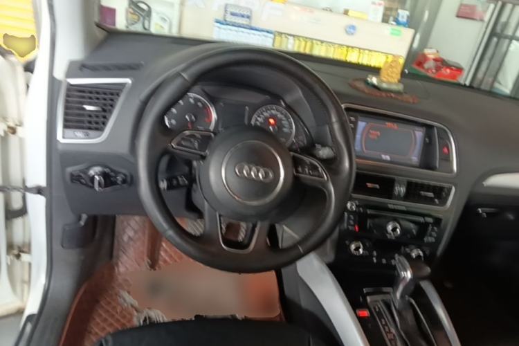Used Audi Q5 2013 40 TFSI Technology Edition Steering Wheel