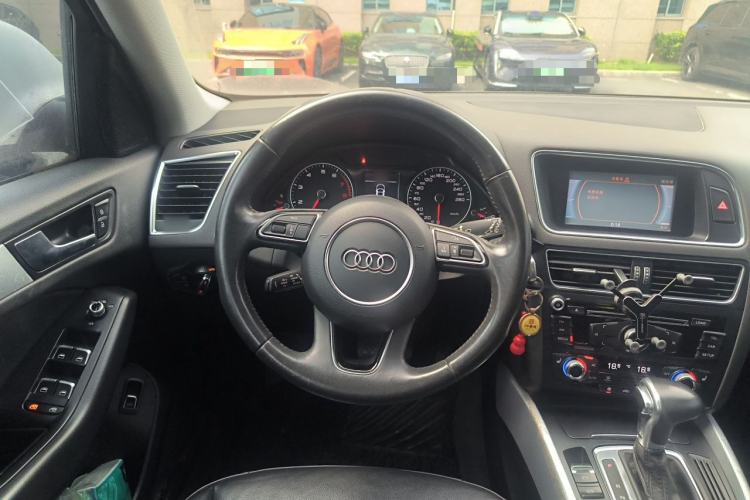 Used Audi Q5 2013 40 TFSI Technology Edition Steering Wheel