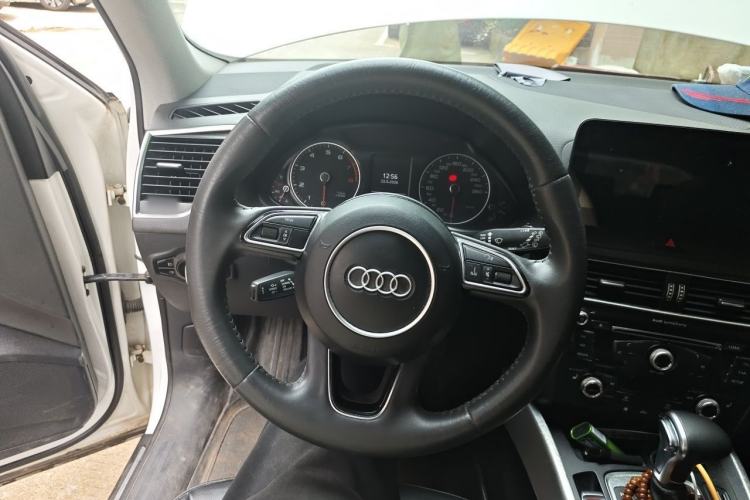 Used Audi Q5 2013 40 TFSI Technology Edition Steering Wheel