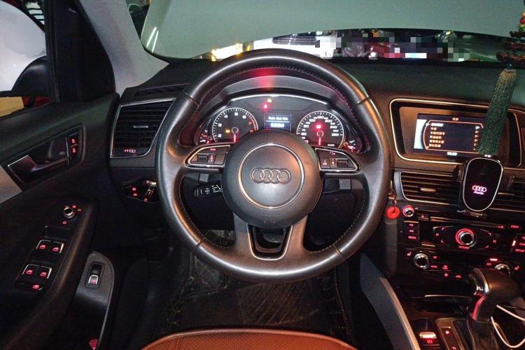 Used Audi Q5 2013 40 TFSI Technology Edition Steering Wheel