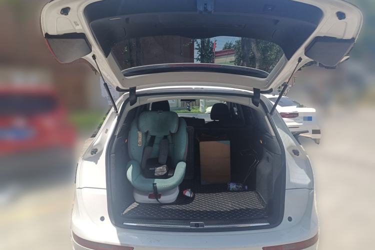 Used Audi Q5 2013 40 TFSI hybrid Trunk