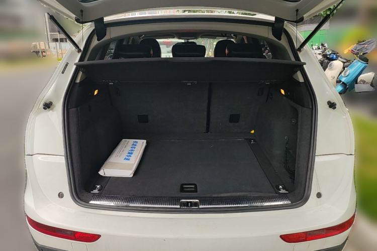 Used Audi Q5 2013 40 TFSI Ambition Trunk
