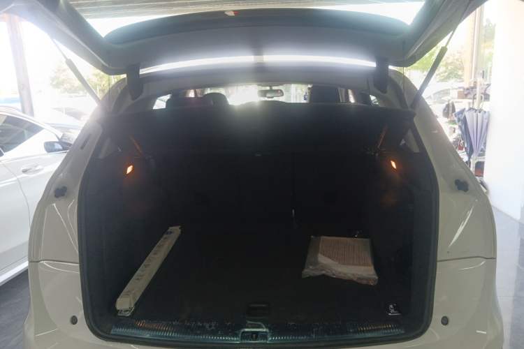 Used Audi Q5 2013 40 TFSI Comfort Edition Trunk