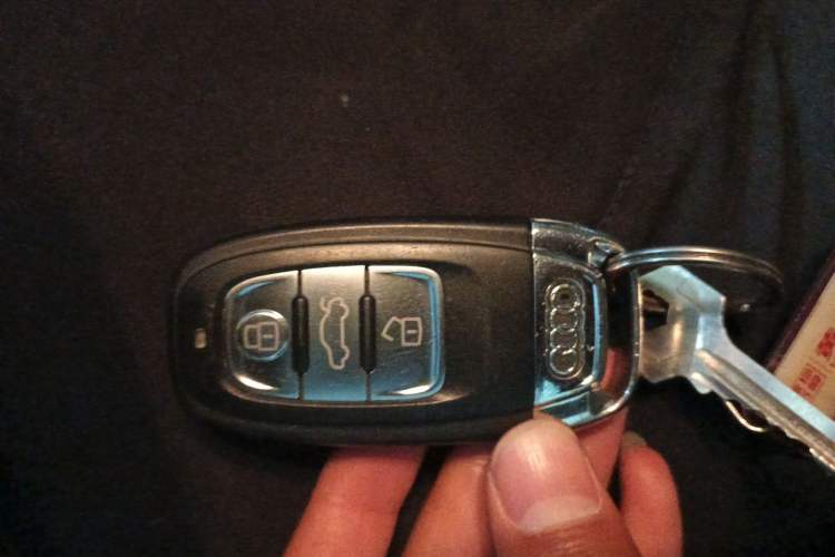 Used Audi Q5 2013 40 TFSI Ambition Vehicle Key