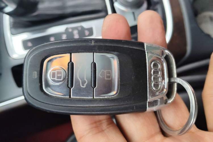 Used Audi Q5 2013 40 TFSI Comfort Edition Vehicle Key