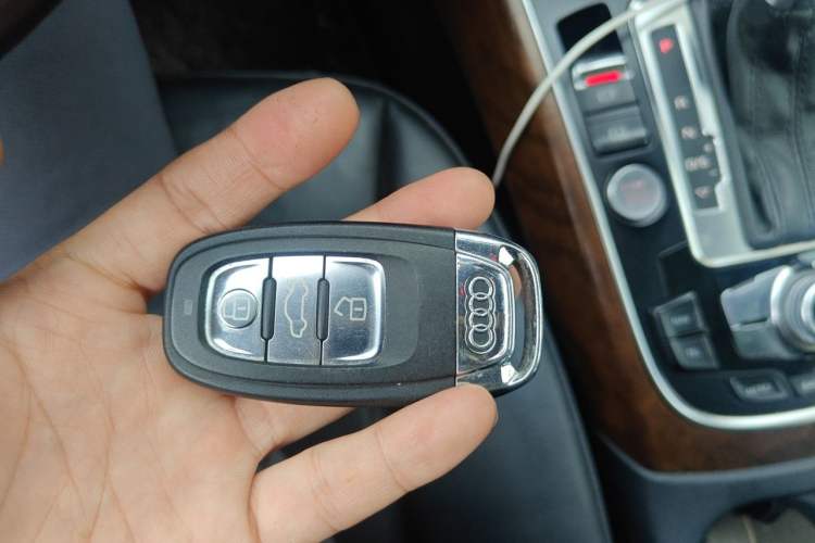 Used Audi Q5 2013 40 TFSI Comfort Edition Vehicle Key