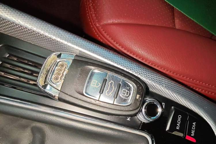 Used Audi Q5 2013 45 TFSI quattro Sport Edition Vehicle Key