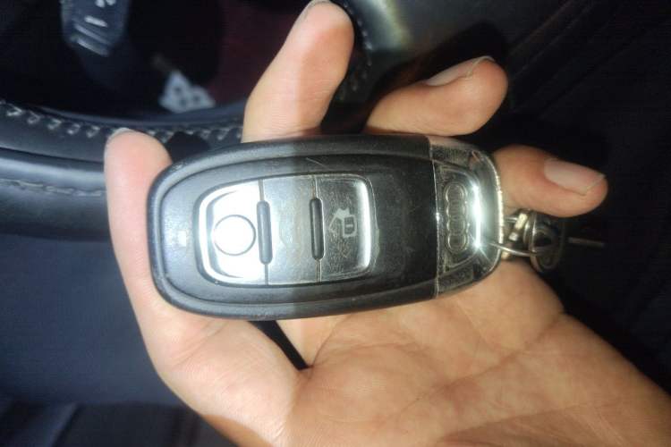 Used Audi Q5 2013 40 TFSI Technology Edition Vehicle Key