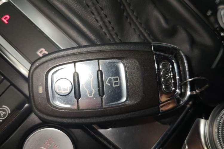 Used Audi Q5 2013 45 TFSI quattro Sport Edition Vehicle Key