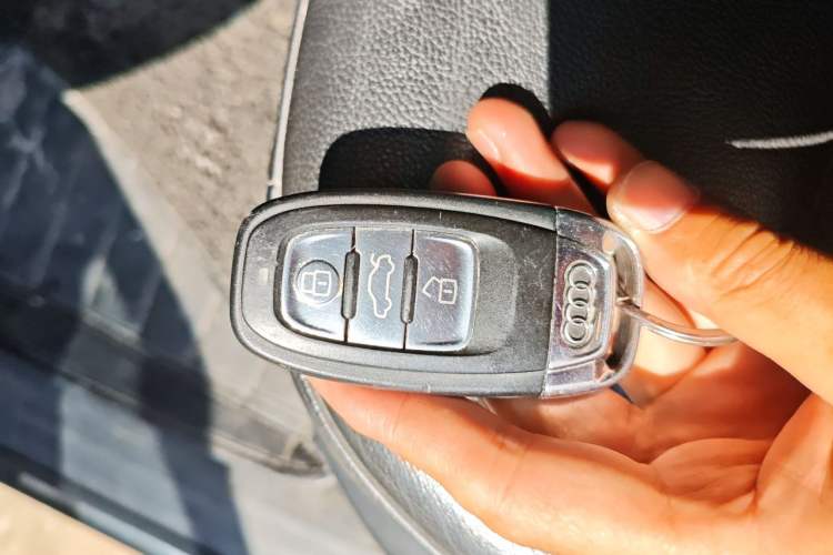 Used Audi Q5 2013 40 TFSI Ambition Vehicle Key