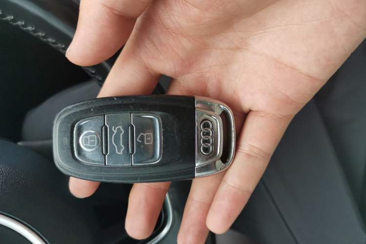 Used Audi Q5 2013 40 TFSI Ambition Vehicle Key