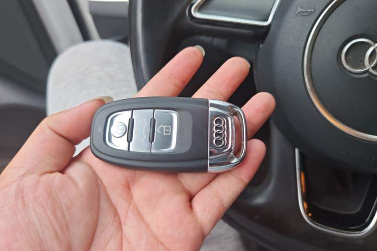 Used Audi Q5 2013 40 TFSI Ambition Vehicle Key