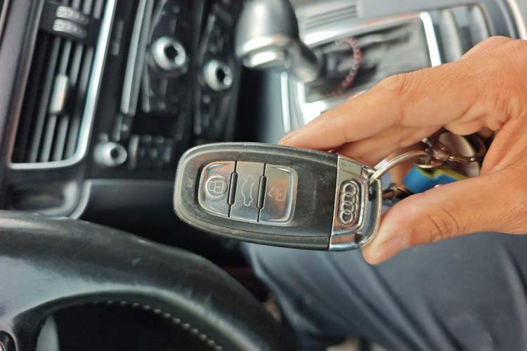 Used Audi Q5 2013 40 TFSI Ambition Vehicle Key