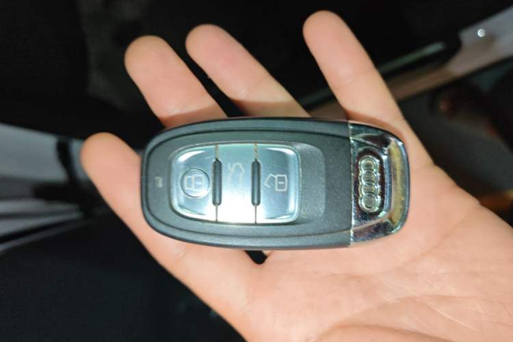 Used Audi Q5 2013 40 TFSI Technology Edition Vehicle Key