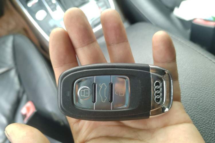 Used Audi Q5 2013 40 TFSI hybrid Vehicle Key