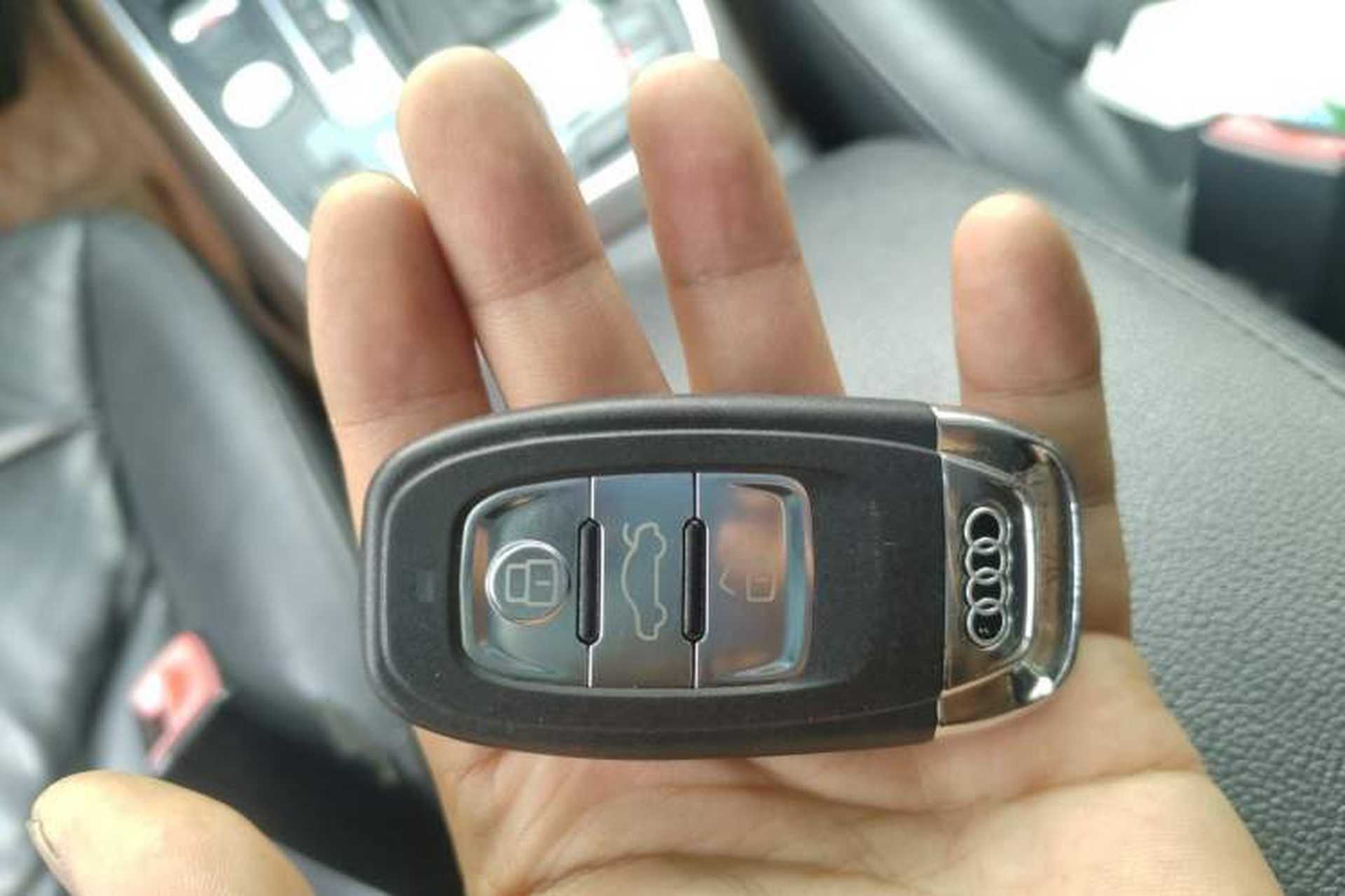 Used Audi Q5 2013 40 TFSI hybrid Vehicle Key