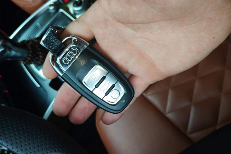 Used Audi Q5 2013 40 TFSI Comfort Edition Vehicle Key