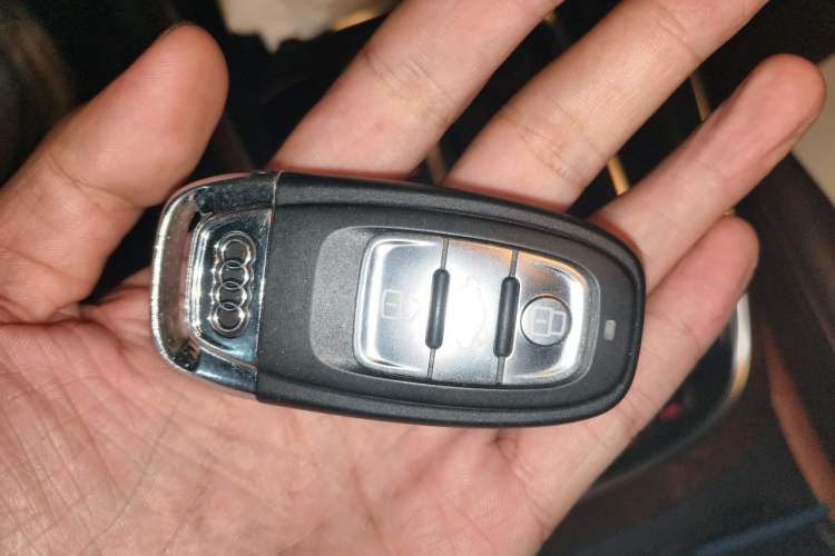 Used Audi Q5 2013 40 TFSI Comfort Edition Vehicle Key