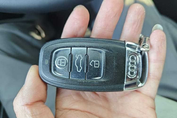 Used Audi Q5 2013 40 TFSI Ambition Vehicle Key