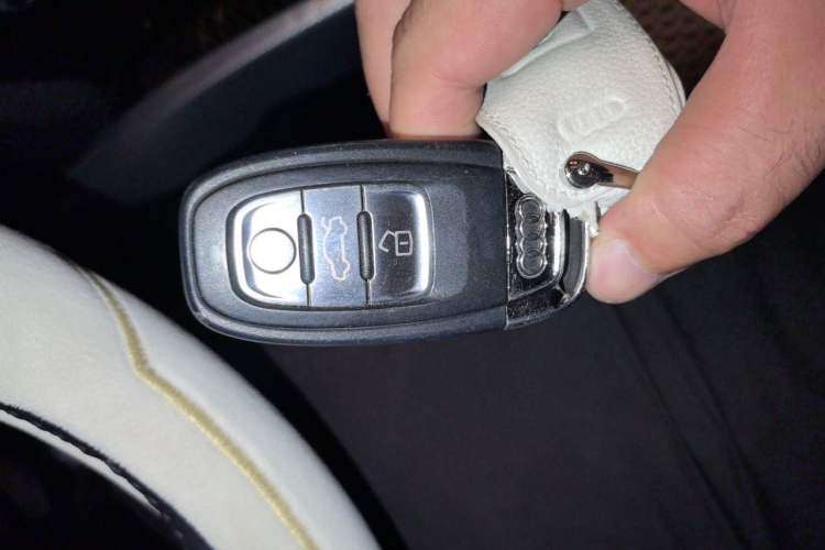 Used Audi Q5 2013 40 TFSI Technology Edition Vehicle Key