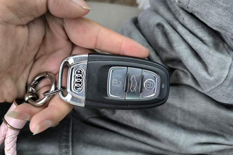 Used Audi Q5 2013 40 TFSI Ambition Vehicle Key