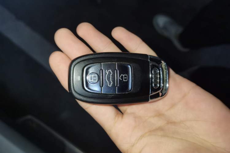 Used Audi Q5 2013 40 TFSI Technology Edition Vehicle Key